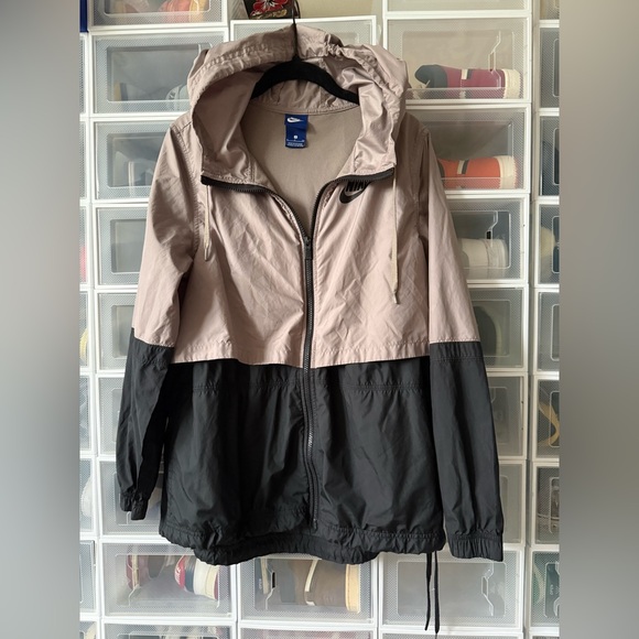 Womens Nike Rain Jacket - Picture 1 of 4